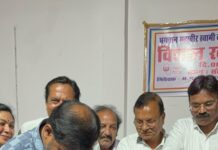 छिंदवाड़ा सकल जैन समाज द्वारा रक्तदान शिविर में सांसद बंटी विवेक साहू ने किया रक्तदान