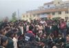 खराब गुणवत्ता वाले खाने को लेकर एकलव्य आवासीय विद्यालय तामिया के छात्रों का धरना प्रदर्शन .. जाने पूरी खबर
