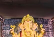 लालबाग के बादशाह में कालिया नाग के फनों पर नृत्य करते दिखेंगे कान्हा , 15 फीट की भव्य प्रतिमा बनी आकर्षण का केंद्र, आज से श्रद्धालु कर रहे दर्शन