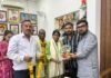 सांसद बंटी विवेक साहू ने MPPSC में आदिवासी किसान की बेटी का चयन होने पर किया सम्मान